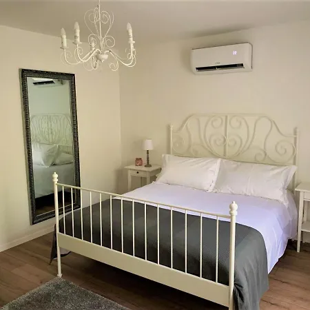 Tri Murve Bed & Breakfast