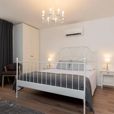 Tri Murve Bed & Breakfast