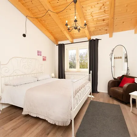 Bed & Breakfast Tri Murve