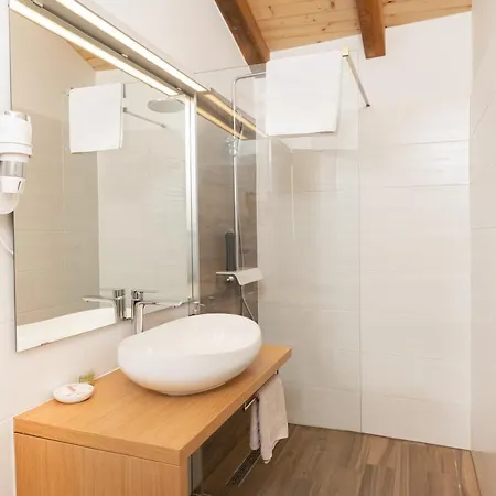 Tri Murve Bed & Breakfast Plomin